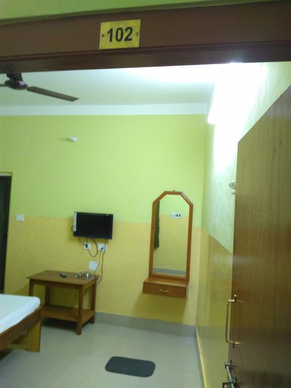 بولبور India Tours Only Kavita Guest House المظهر الخارجي الصورة