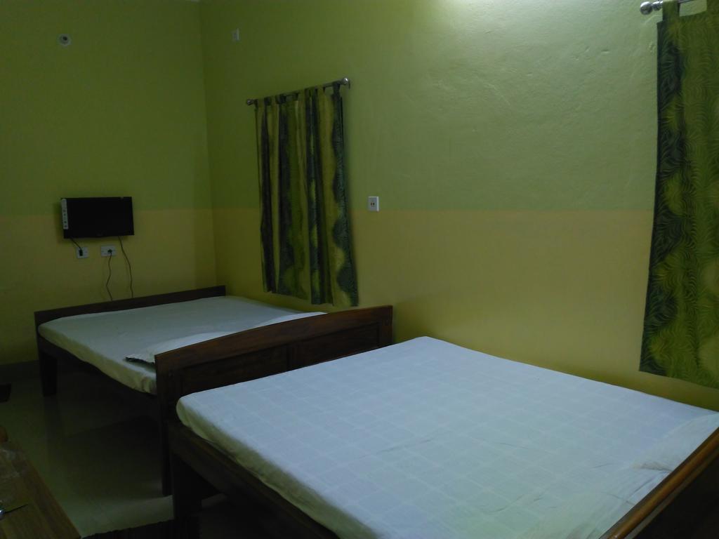 بولبور India Tours Only Kavita Guest House المظهر الخارجي الصورة