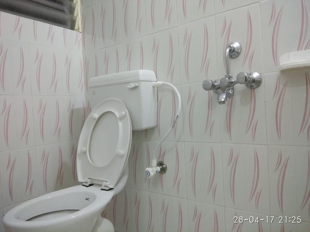 بولبور India Tours Only Kavita Guest House المظهر الخارجي الصورة