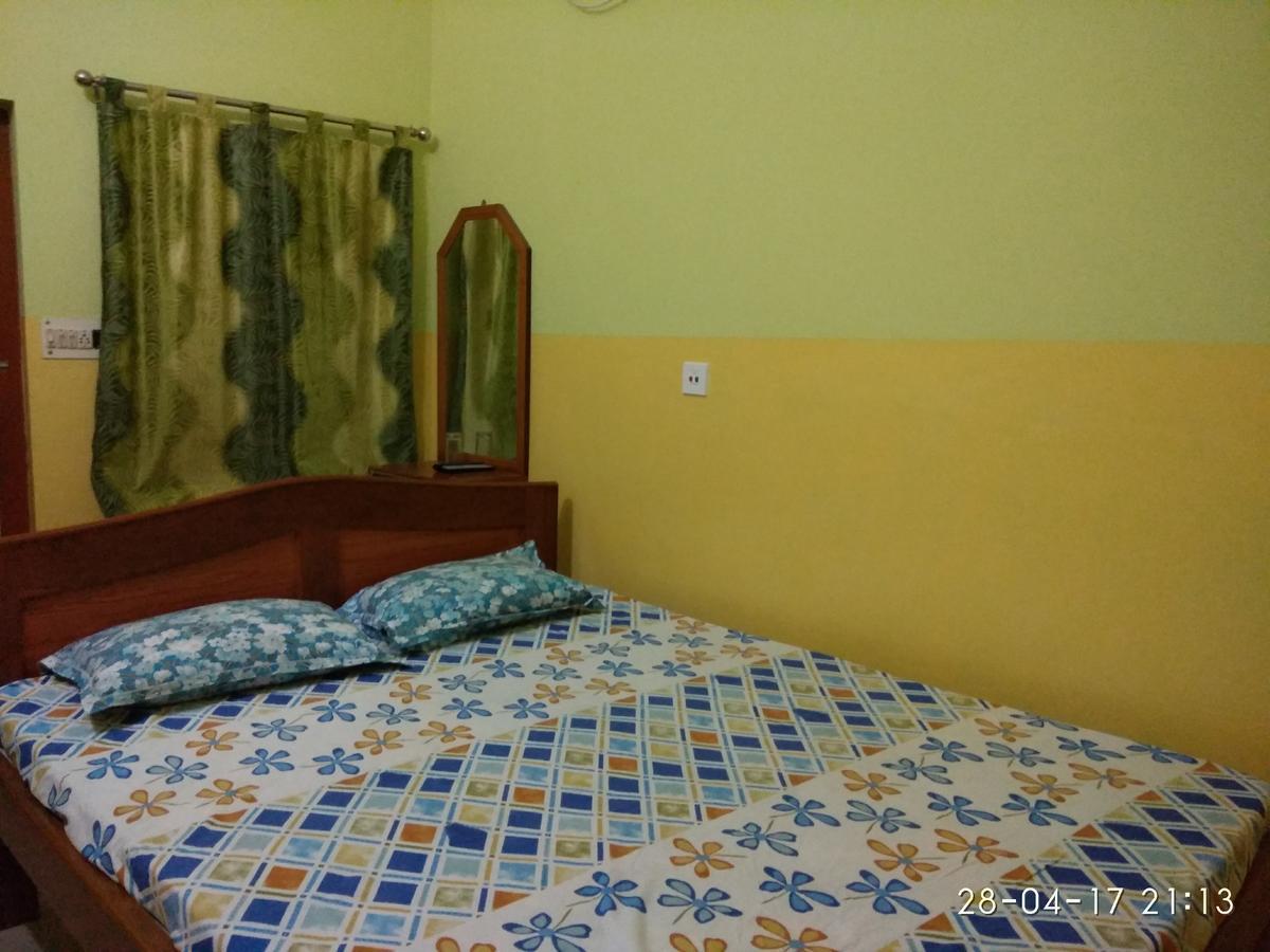بولبور India Tours Only Kavita Guest House المظهر الخارجي الصورة