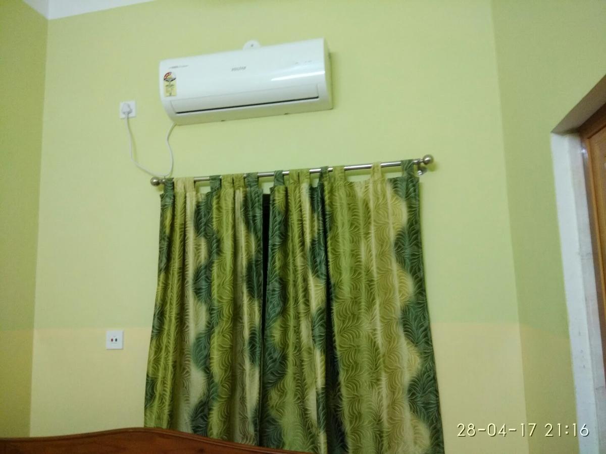 بولبور India Tours Only Kavita Guest House المظهر الخارجي الصورة