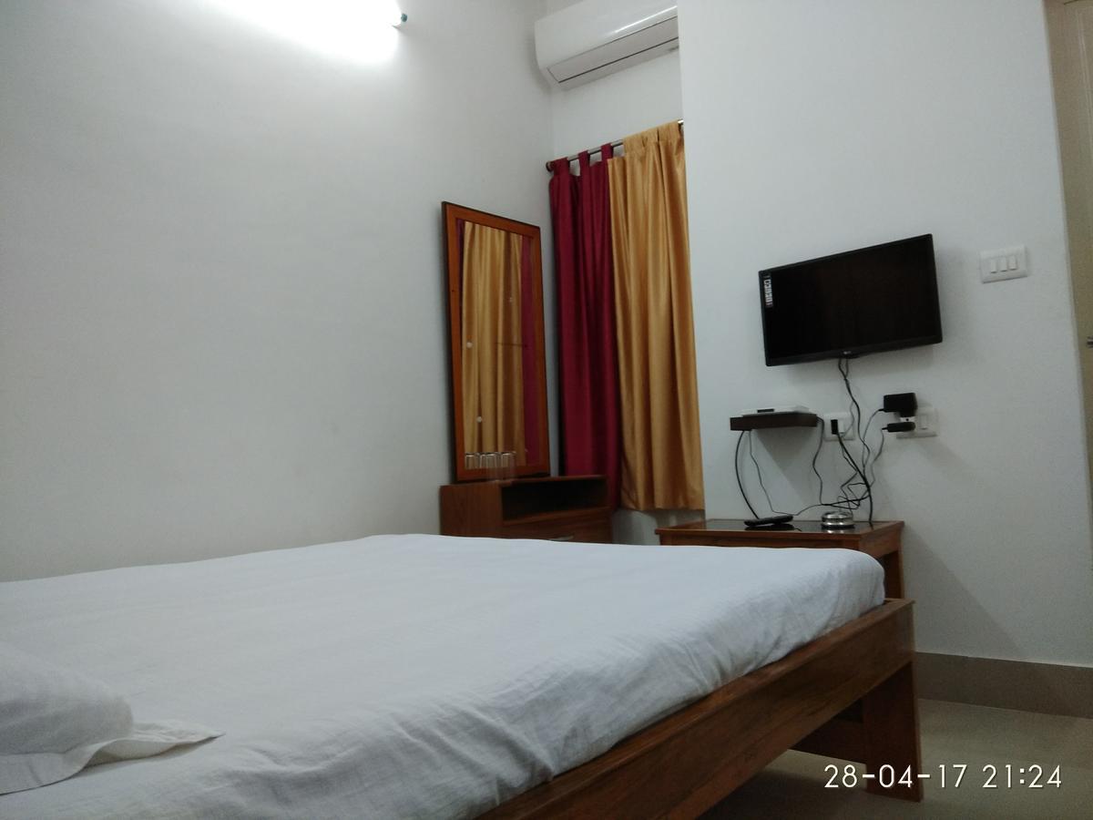 بولبور India Tours Only Kavita Guest House المظهر الخارجي الصورة
